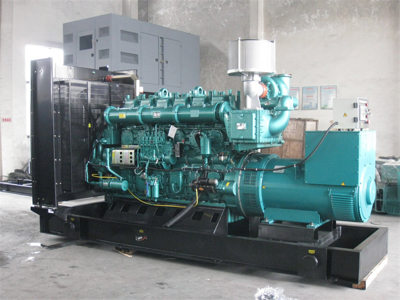 涡阳200KW 柴油发电机的油耗是多少?